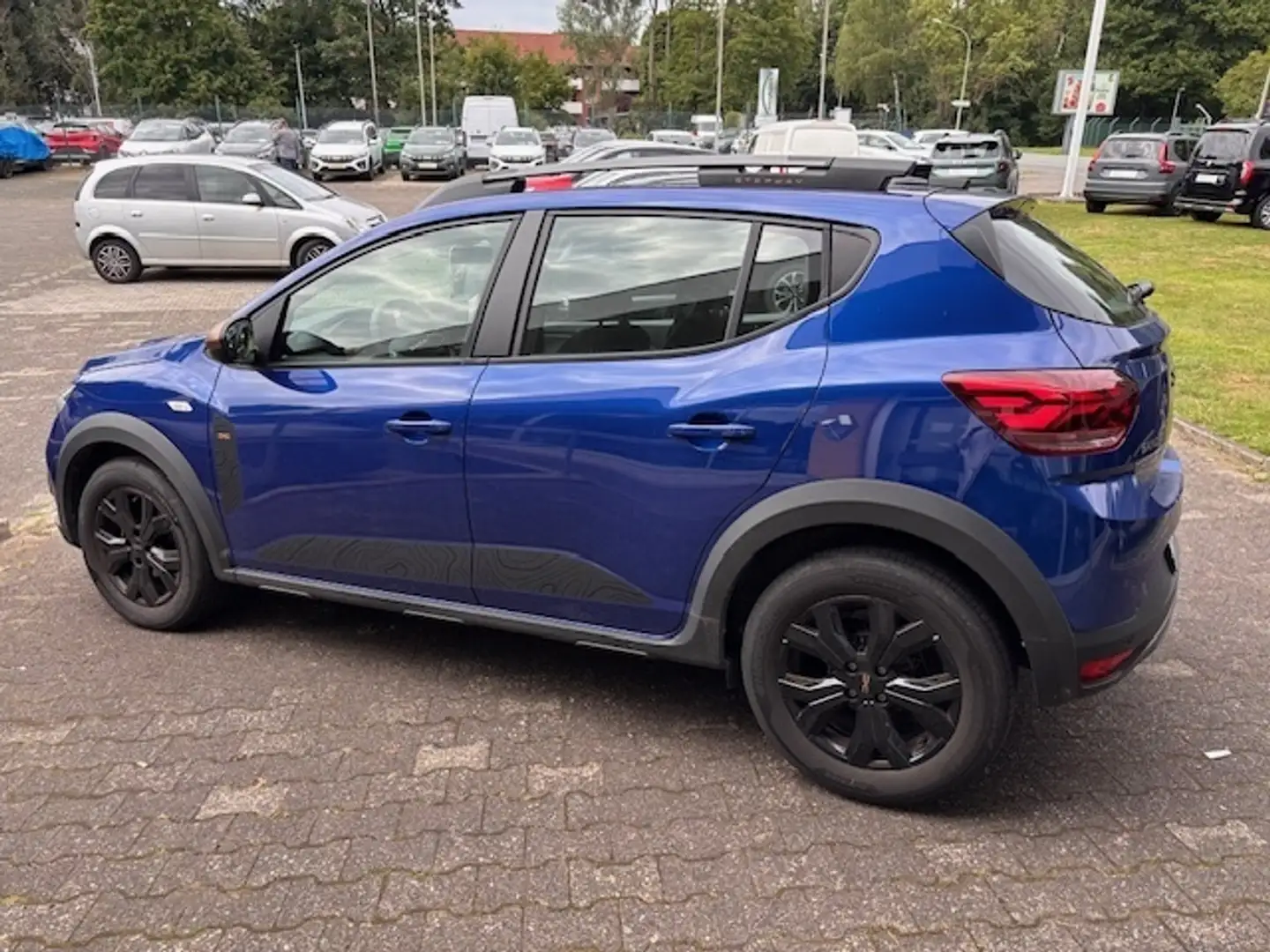 Dacia Sandero III Stepway Extreme TCe 100 ECO-G Blau - 2