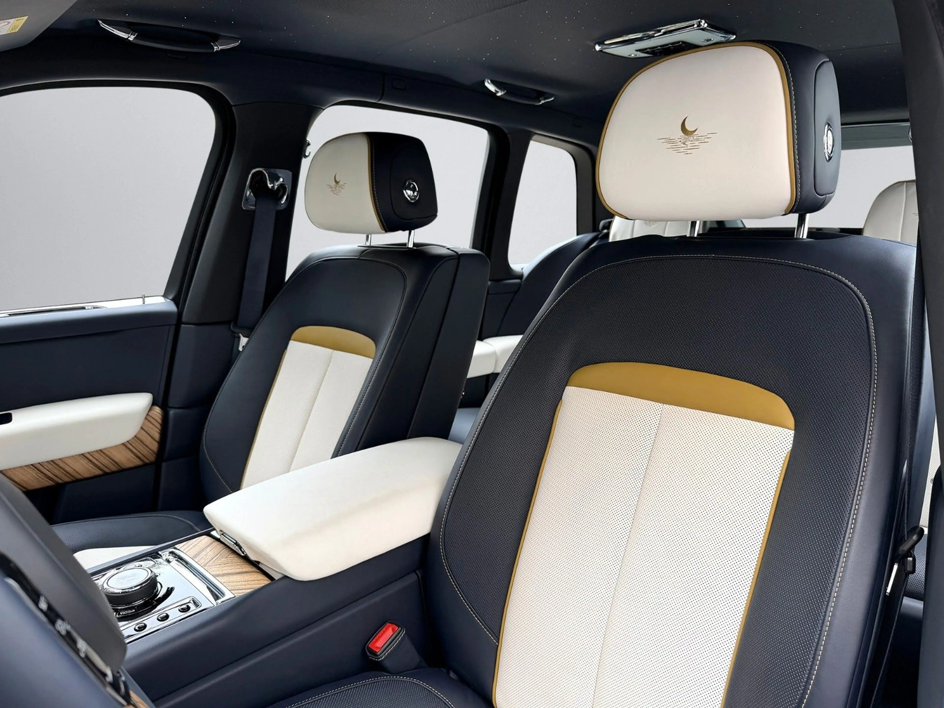Rolls-Royce Cullinan 4 Seats Shooting Star Picnic Tables — photo 4