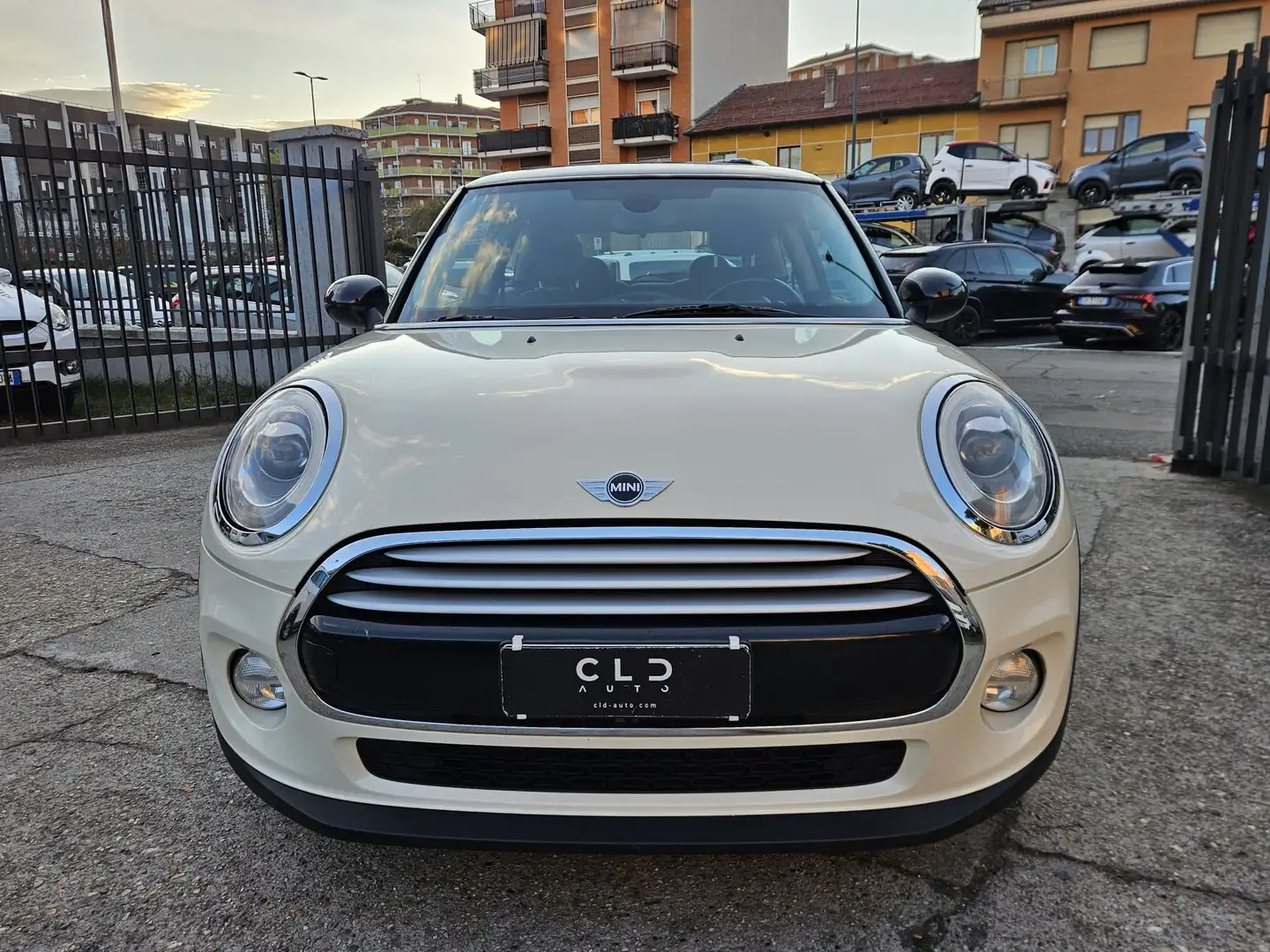 MINI Cooper D 1.5 Beige - 2