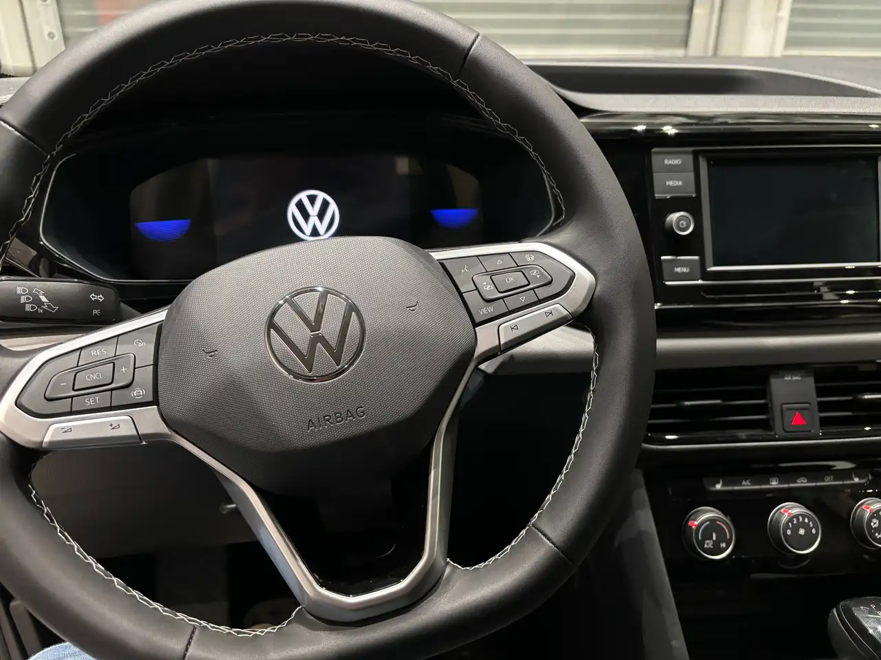 Volkswagen Taos снимка Volkswagen Taos