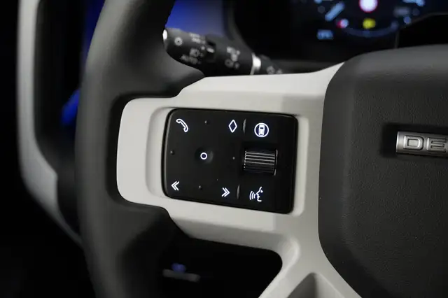 Land Rover Defender 90 3.0 X-Dynamic SE DAB AHK Ansicht 13