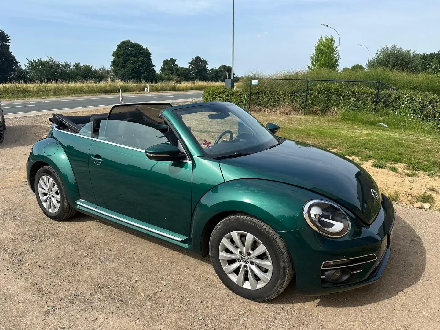 Volkswagen Beetle Beetle Cabriolet 1.4 TSI(BlueMotion Tech) Sound Groen - 2