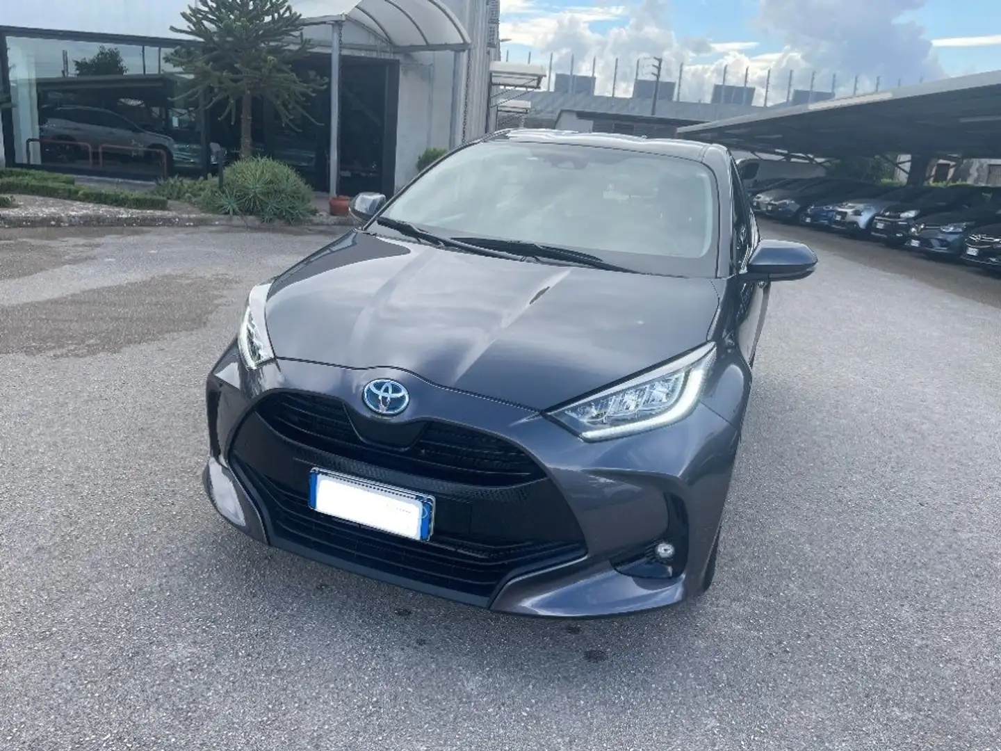 Toyota Yaris Yaris 5p 1.3 Sol c/CL auto Grigio - 1