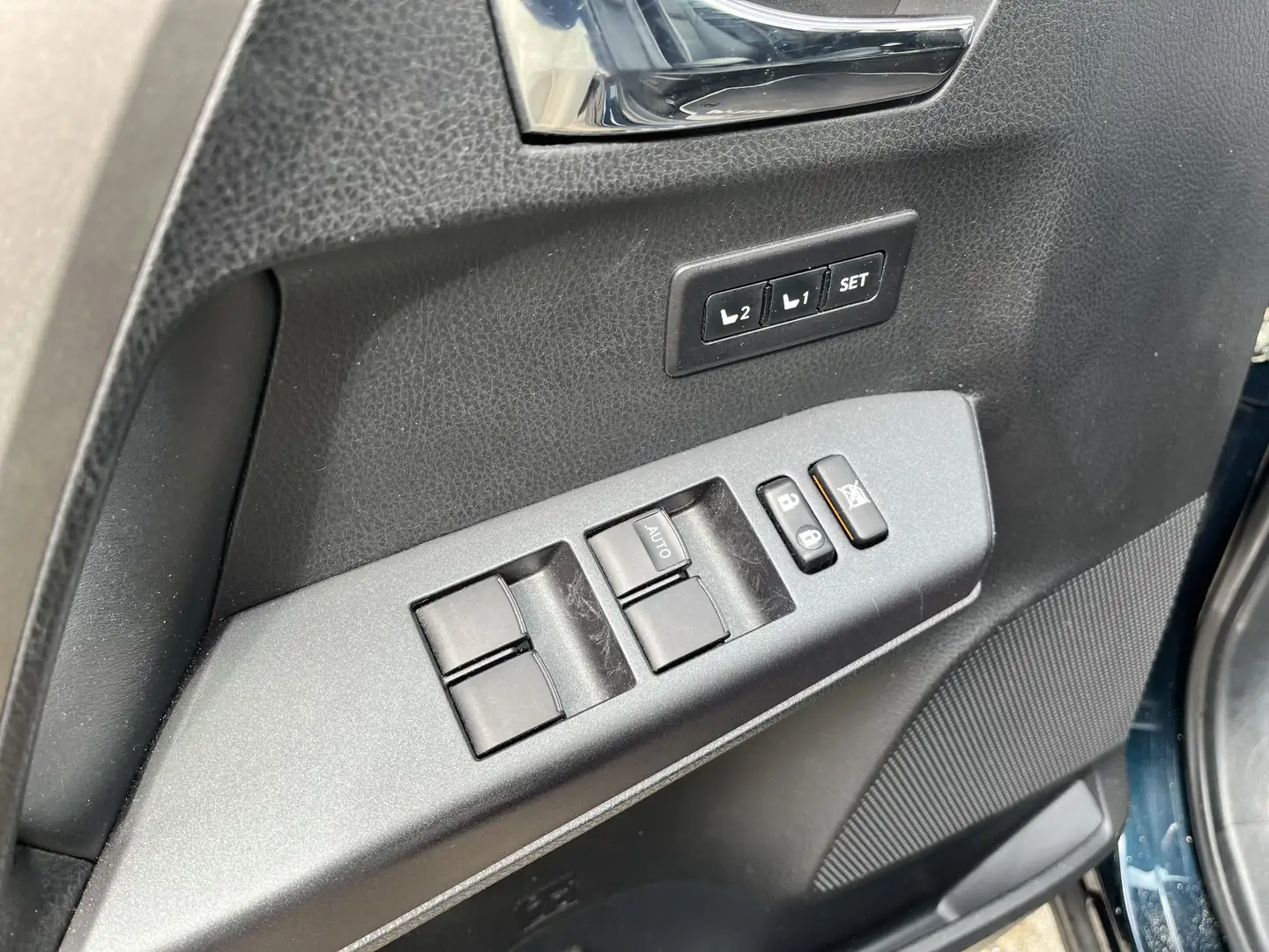 Toyota RAV 4 2.5 Hybrid AWD Executive Zwart - 2