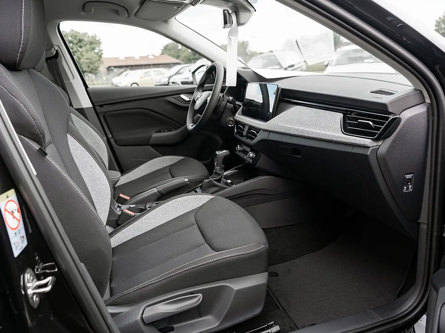Skoda Scala 1.0 TSI Drive SHZ NAVI AHK MATRIX-LED Schwarz - 2
