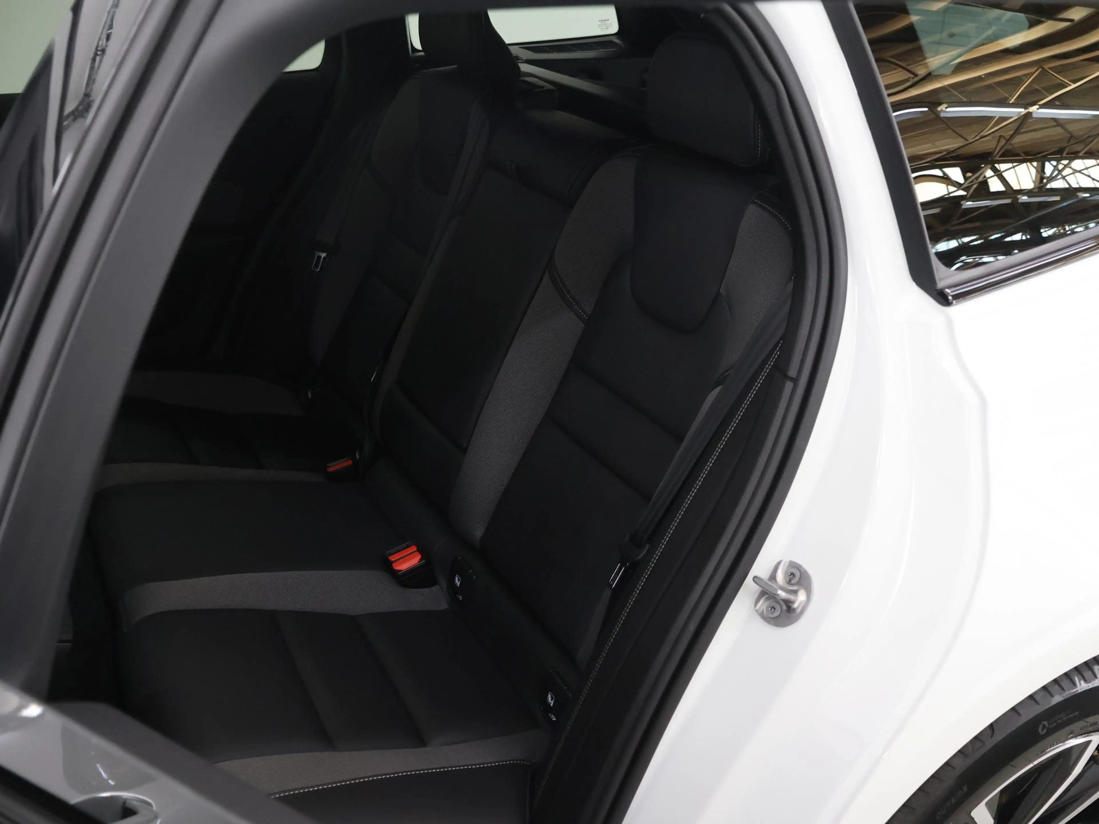 Volvo V60 2.0 T8 Plug-in hybrid AWD Plus Dark | Elektr. Trek — photo 11