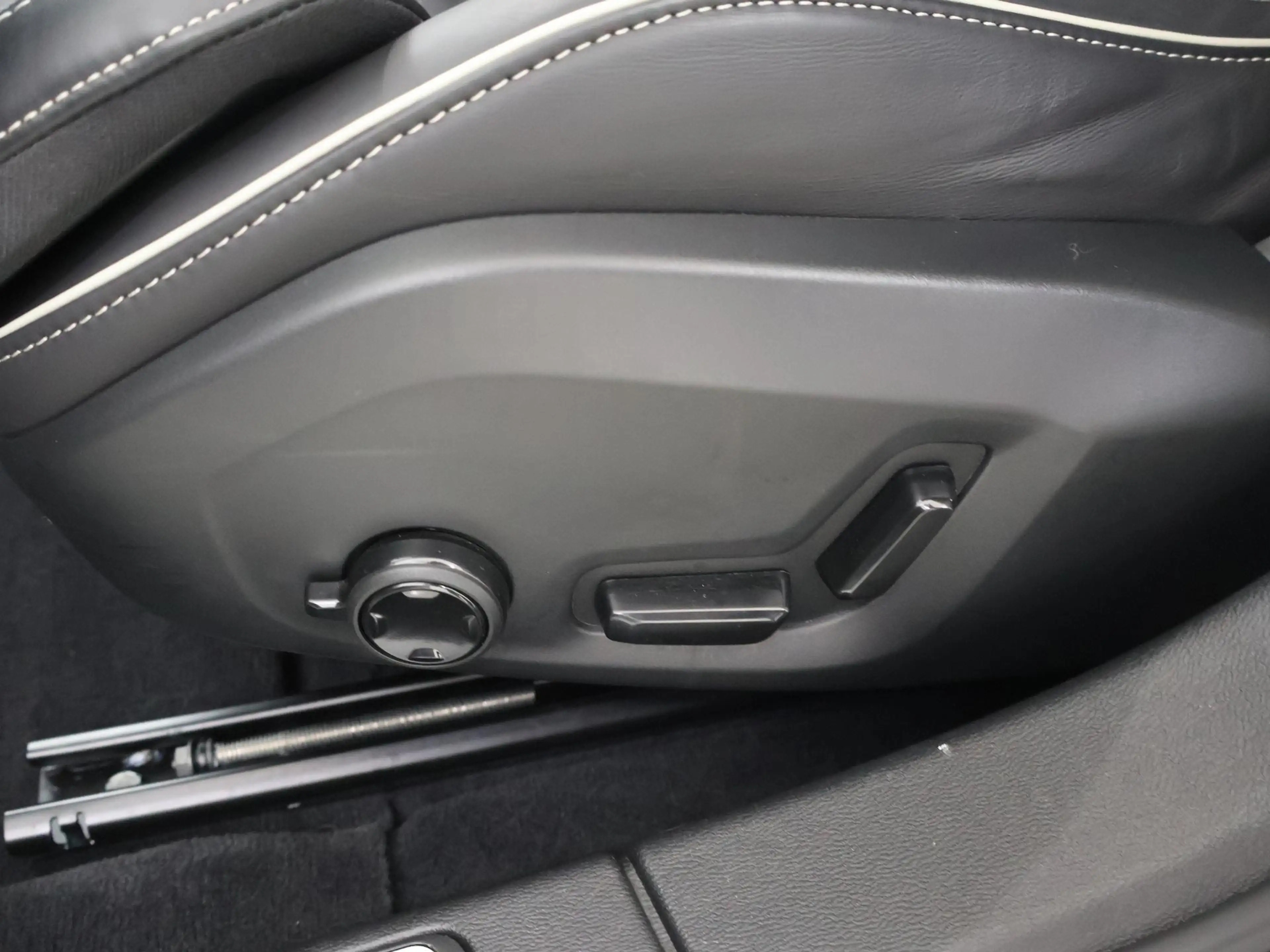 Volvo V60 2.0 T8 Plug-in hybrid AWD Plus Dark | Elektr. Trek — photo 12