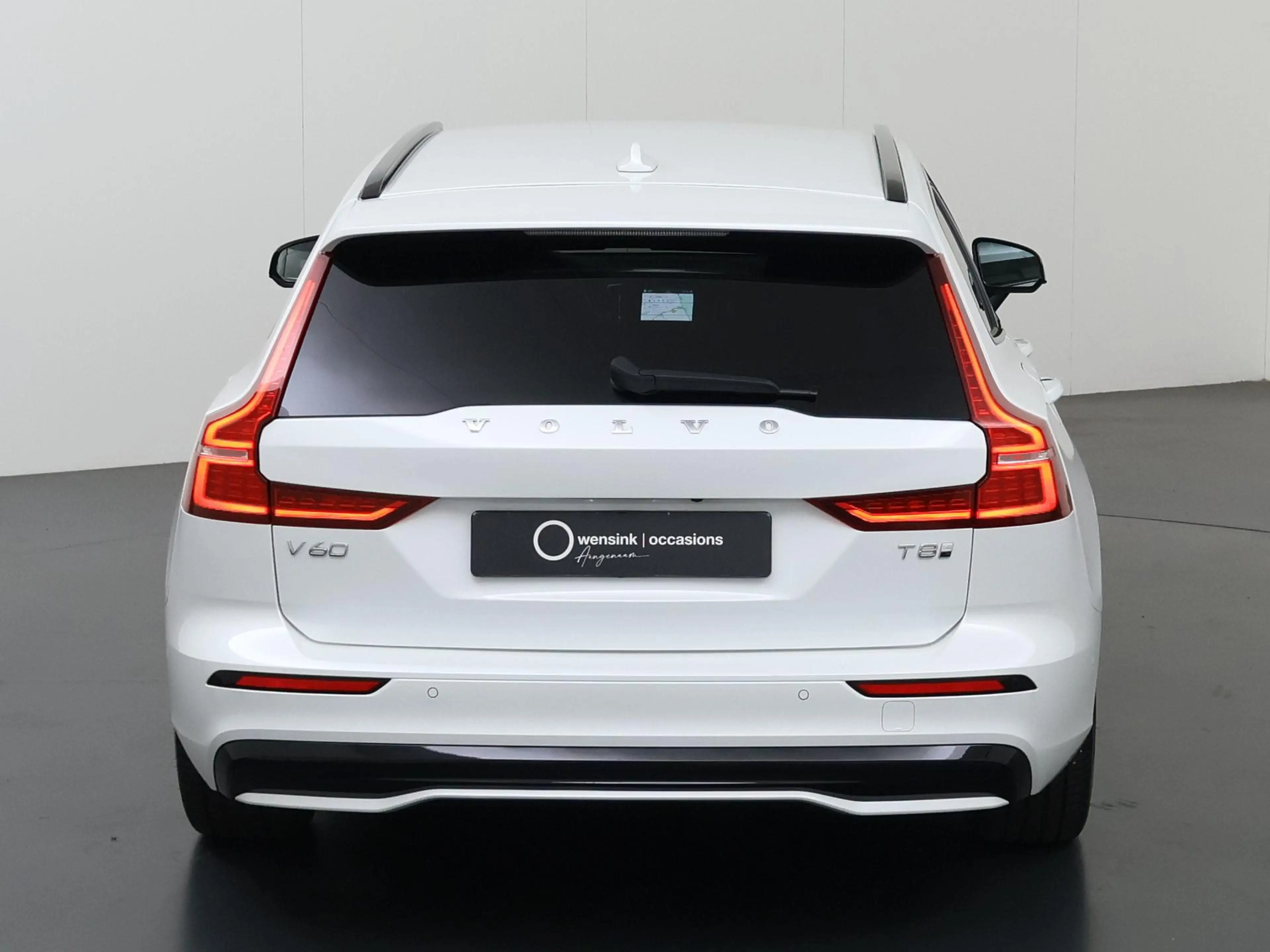 Volvo V60 2.0 T8 Plug-in hybrid AWD Plus Dark | Elektr. Trek — photo 4