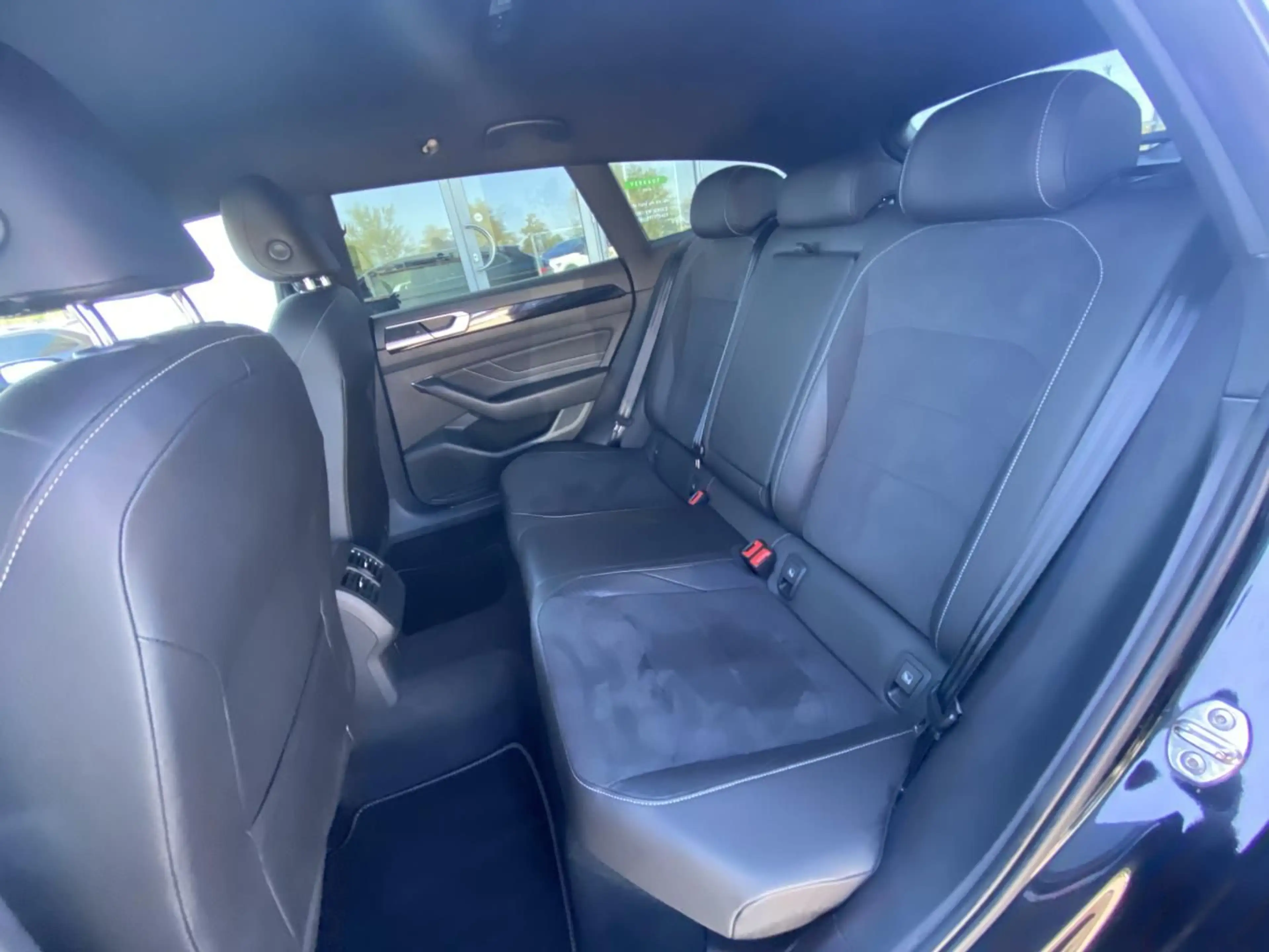 Volkswagen Arteon 2.0 TDI DSG R-LINE AHK+APP-CONNECT+IQ-LED — photo 12