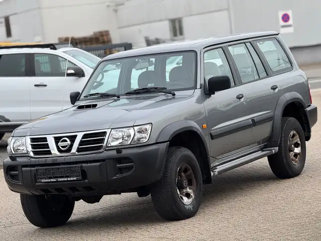 Nissan Patrol GR Comfort 7 Sitzer,Klima,1. Hand