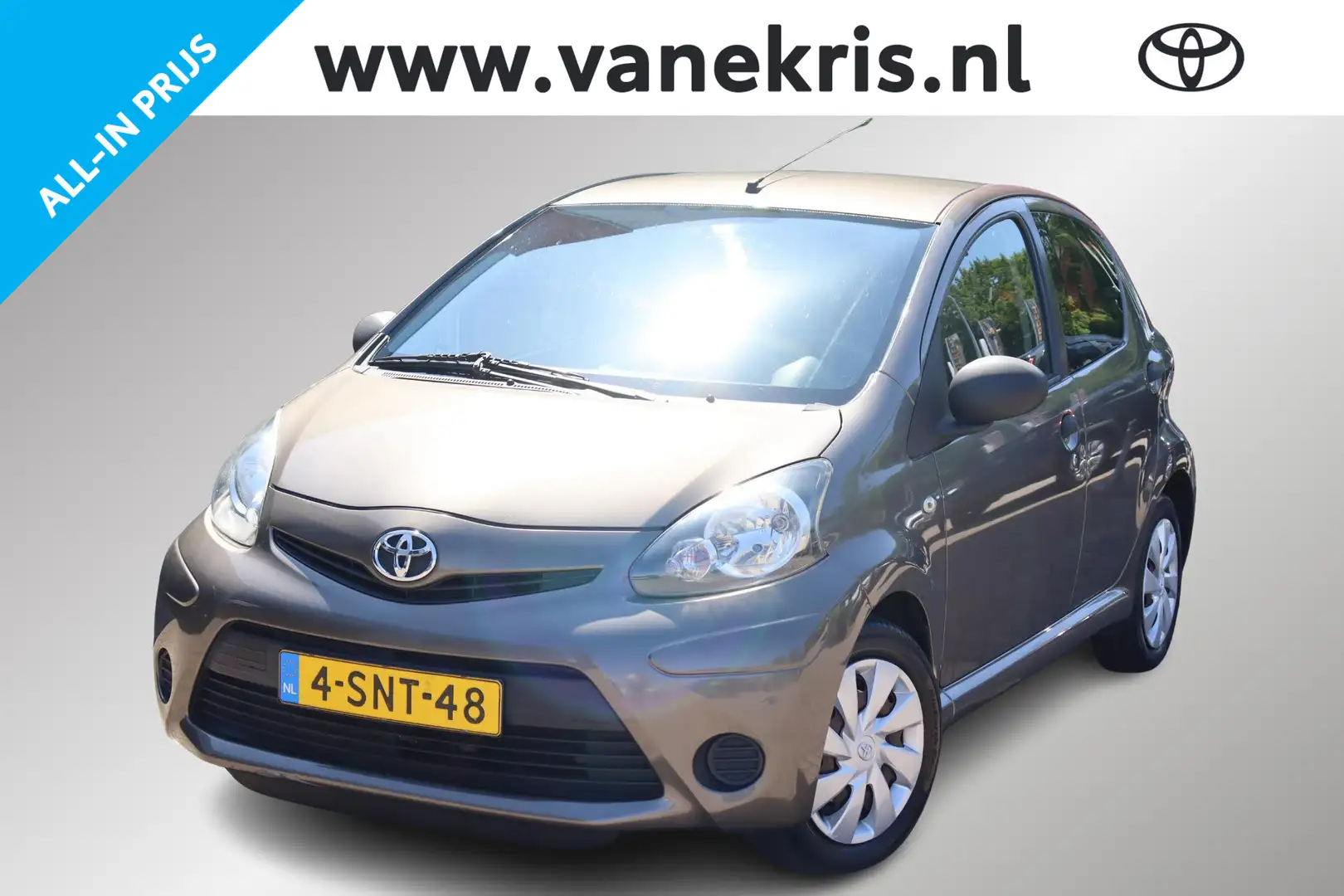 Toyota Aygo 1.0 VVT-i Now, Airco, veiligheidspakket Bruin - 1