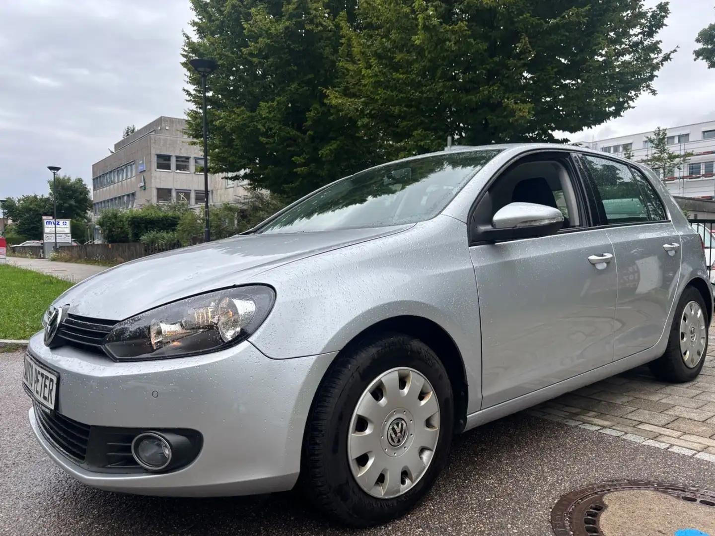 Volkswagen Golf VI Comfortline *TÜV+KD NEU* Plateado - 1