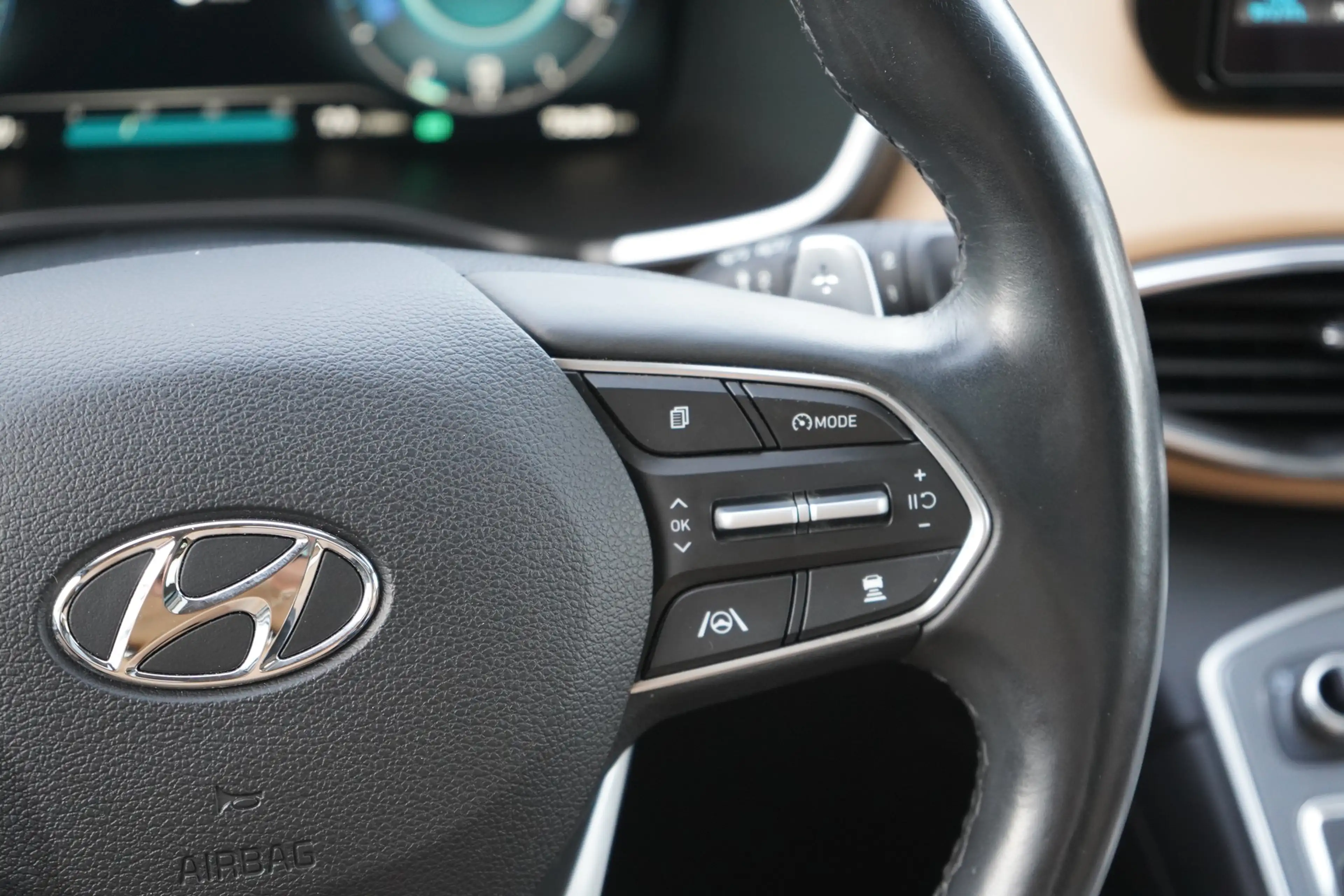 Hyundai SANTA FE 1.6 HEV 4WD LED Navi ACC Totwinkel 360° — photo 13