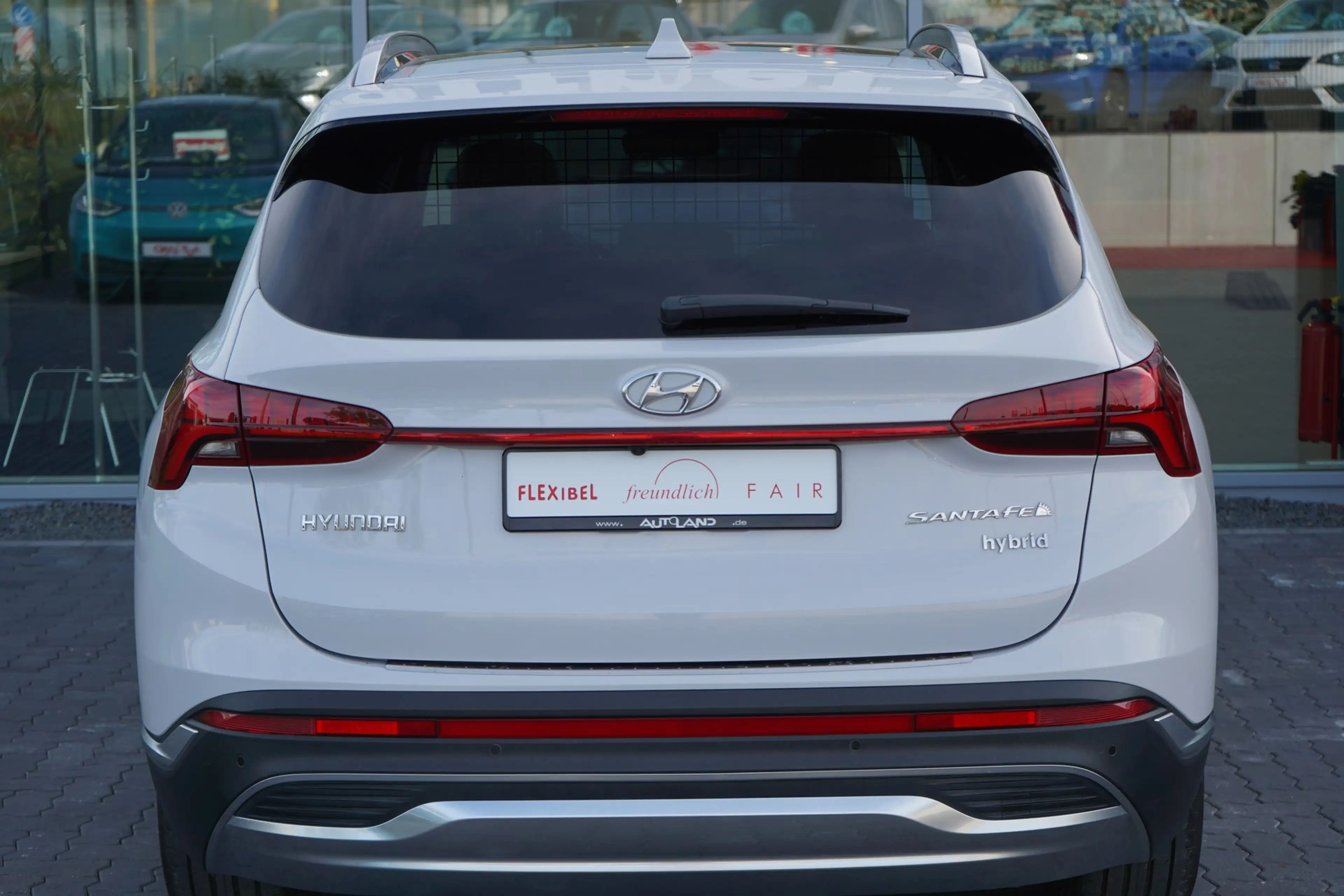 Hyundai SANTA FE 1.6 HEV 4WD LED Navi ACC Totwinkel 360° — photo 3