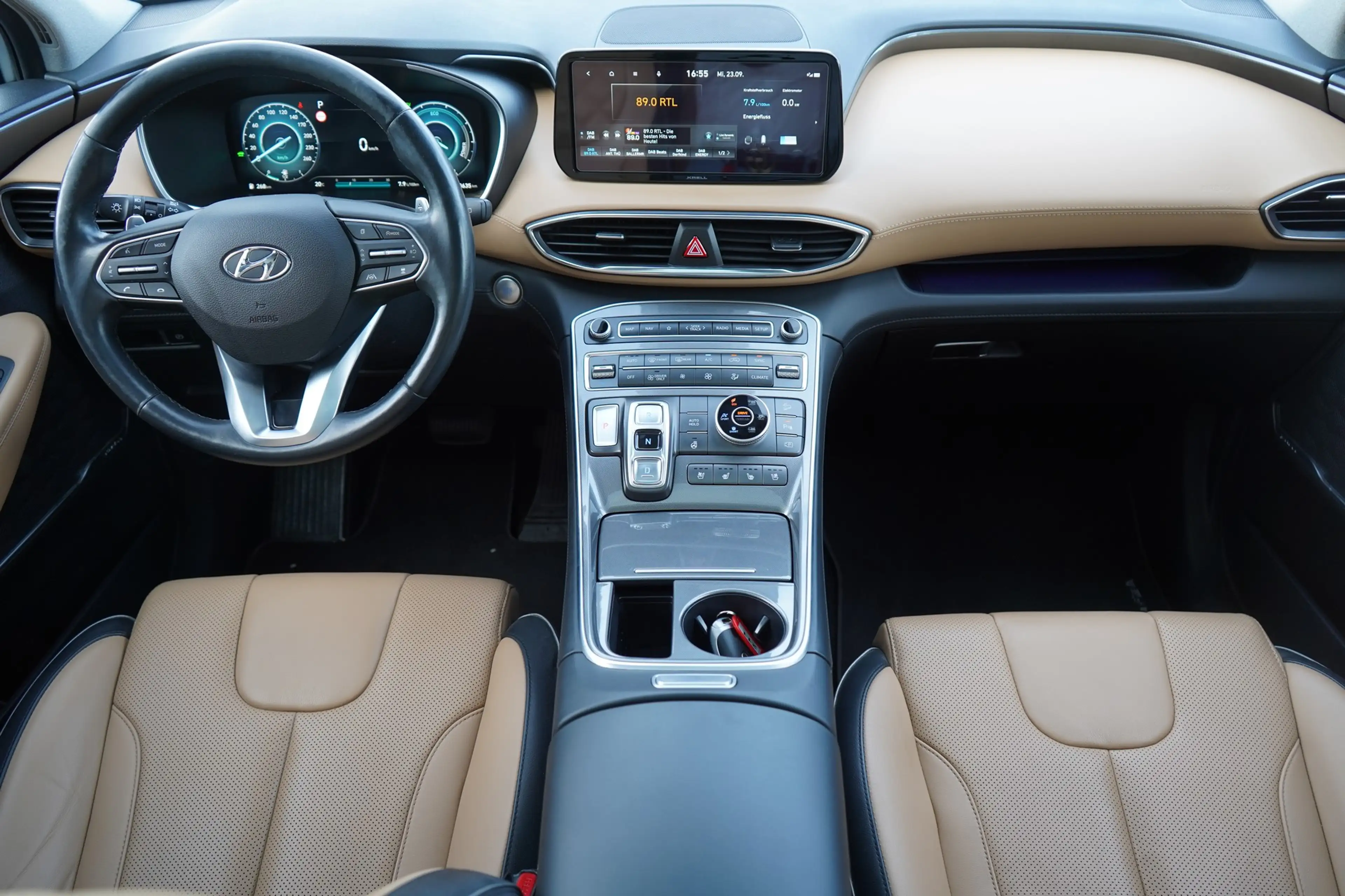 Hyundai SANTA FE 1.6 HEV 4WD LED Navi ACC Totwinkel 360° — photo 8