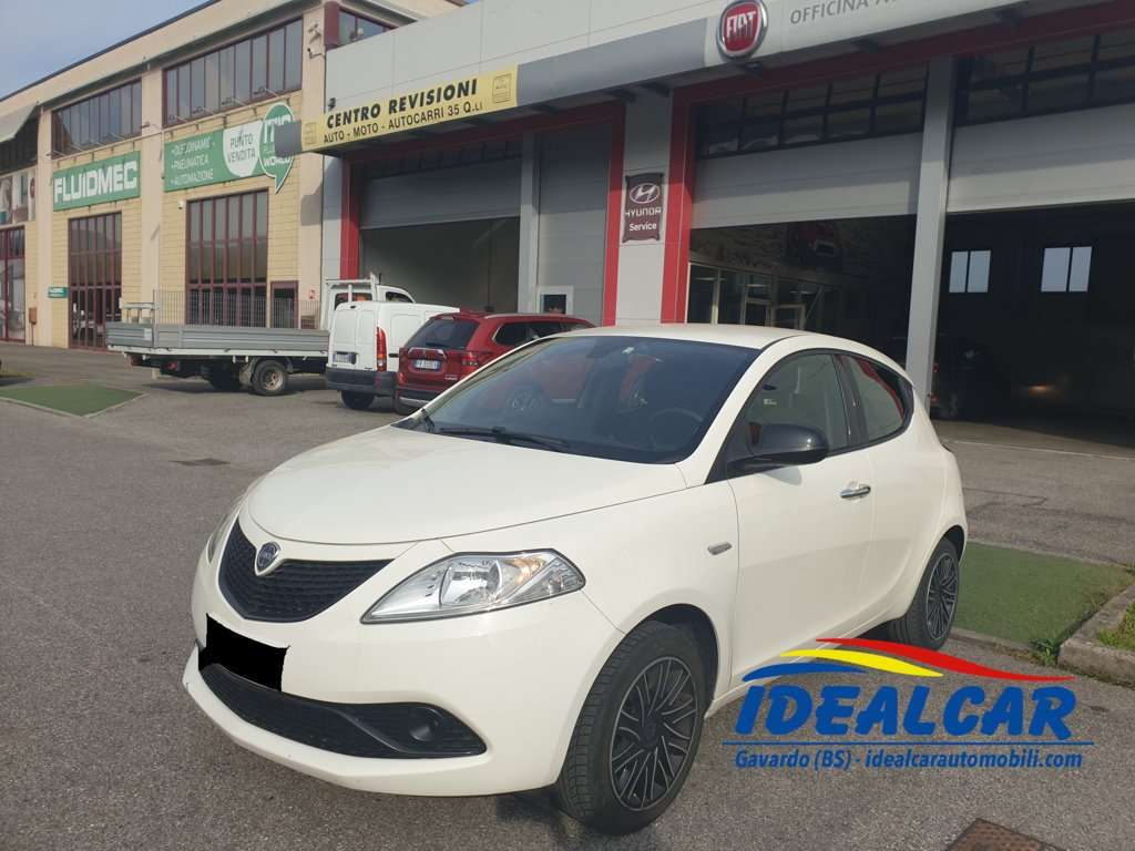 Lancia Ypsilon