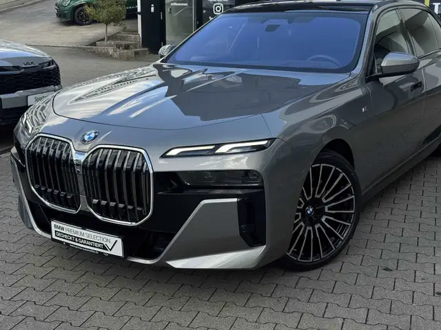 BMW M view 2