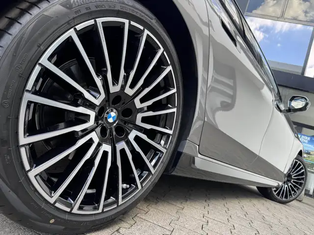 BMW M view 5