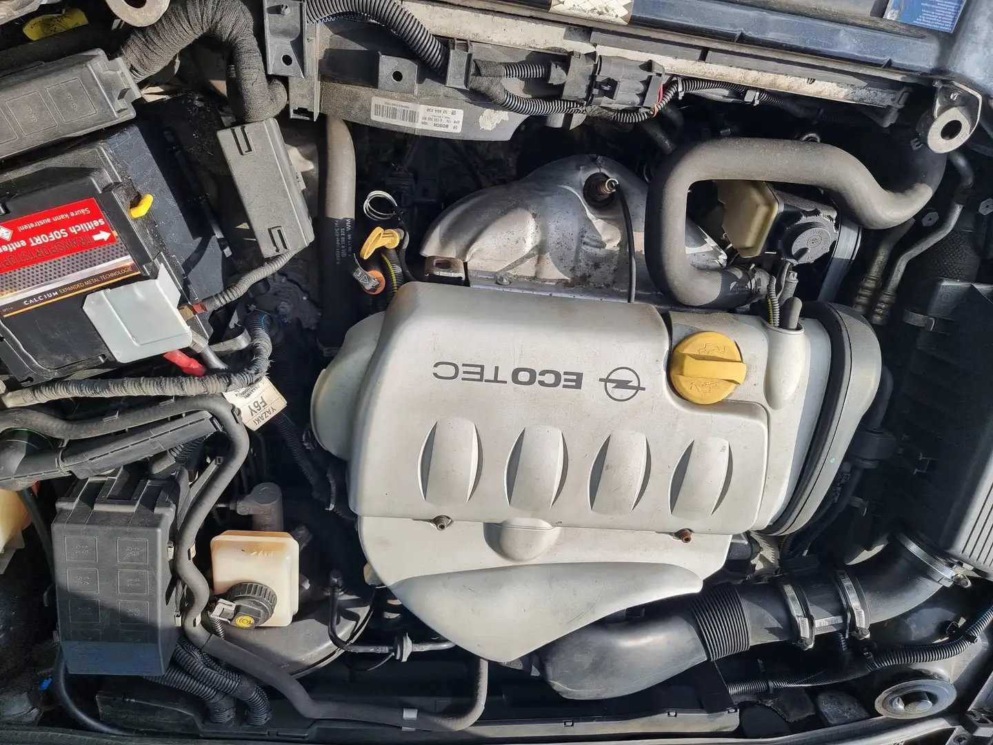 Opel Vectra Vectra 1.8 Caravan Elegance Plateado - 2