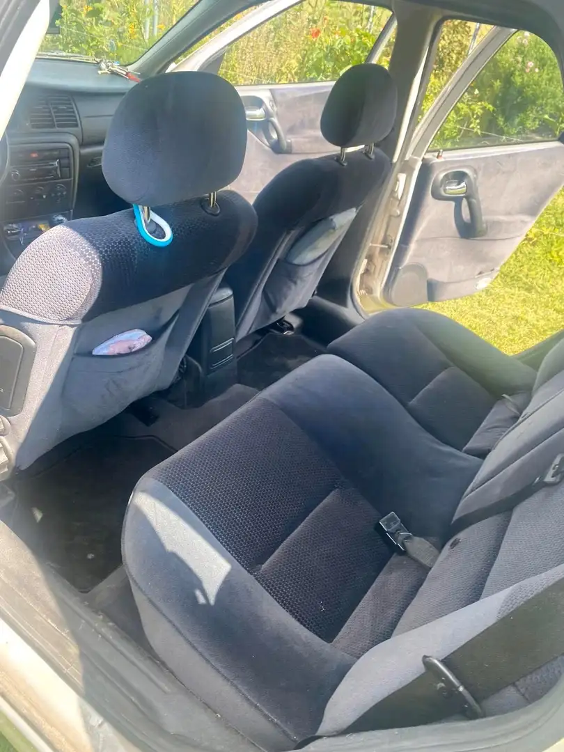 Opel Vectra Vectra 1.8 Caravan Elegance Plateado - 1