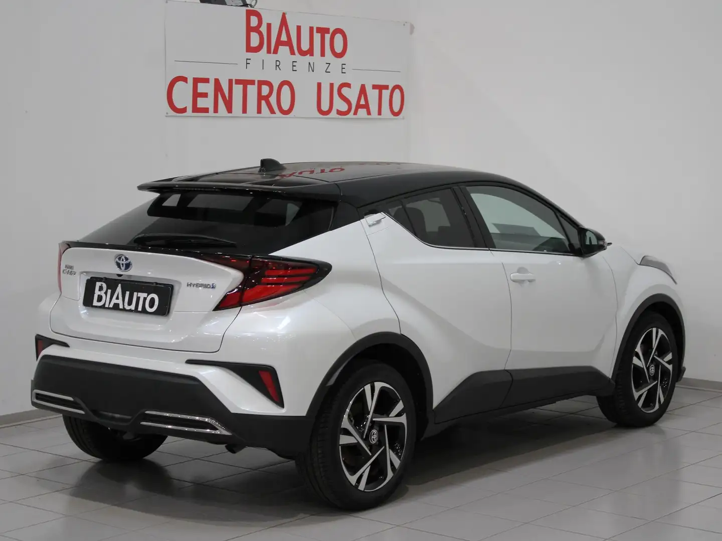 Toyota C-HR 2.0 Hybrid E-CVT Trend Bianco - 2