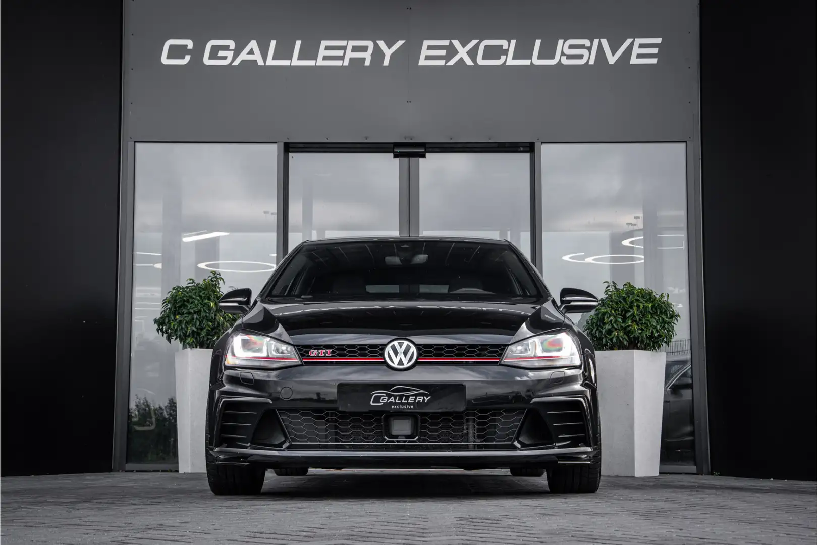 Volkswagen Golf GTI 2.0 TSI Clubsport | Panorama | Dynaudio l Leder l Noir - 2