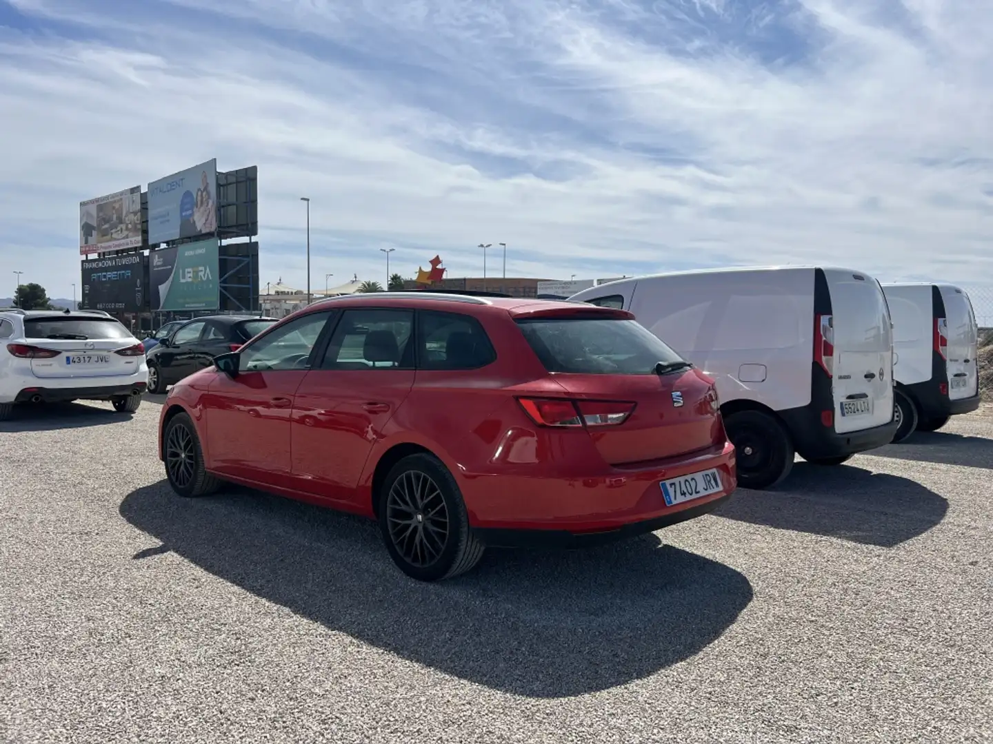 SEAT Leon ST 2.0TDI CR S&S Style 150 Rouge - 2