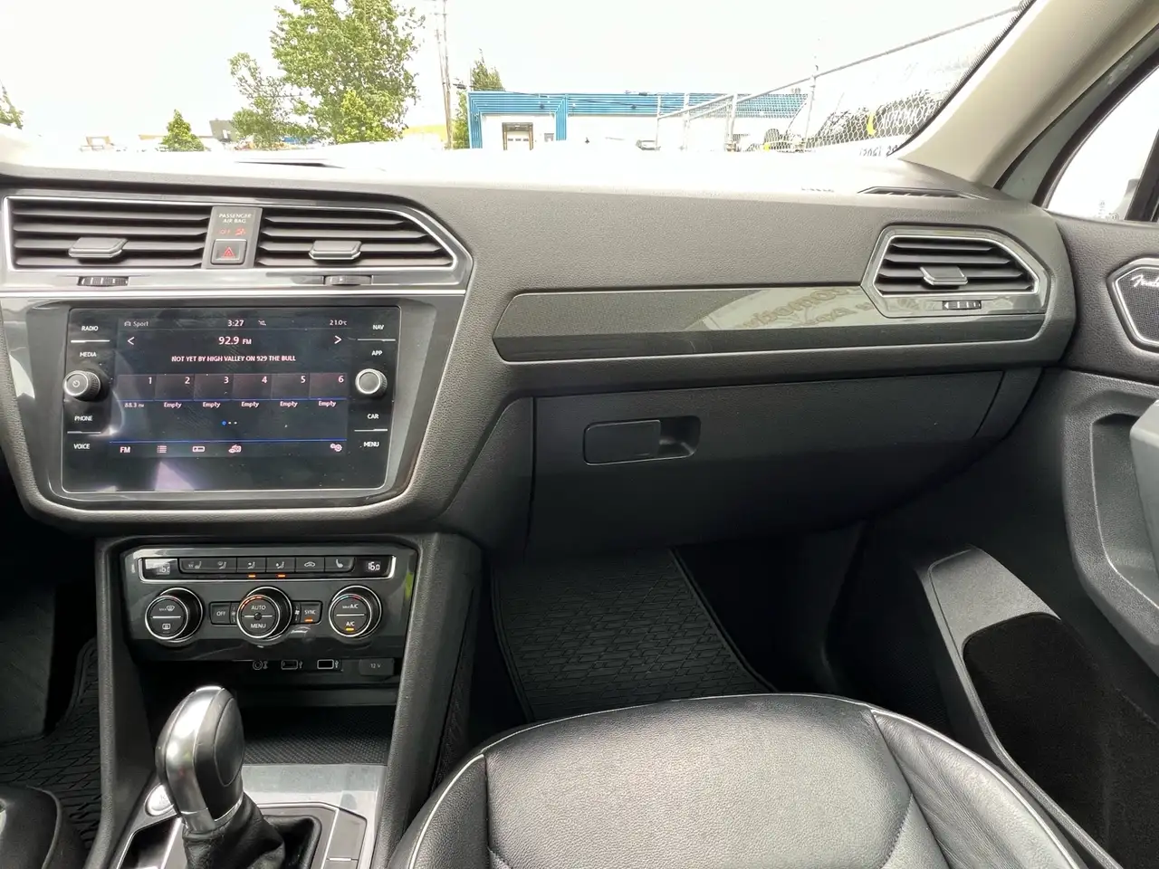 Volkswagen Tiguan снимка Volkswagen Tiguan