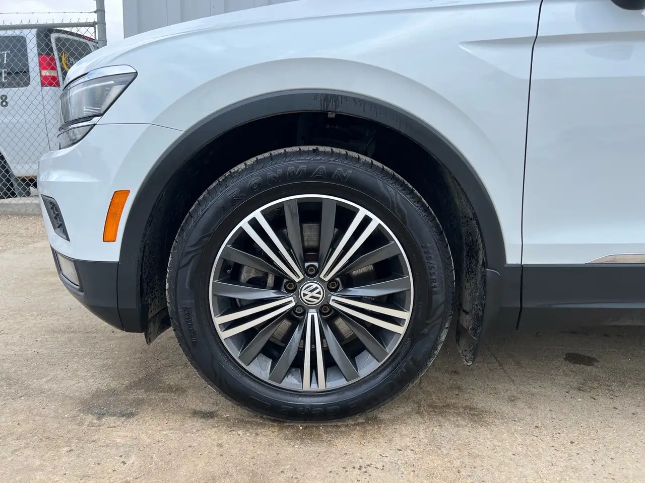 Volkswagen Tiguan снимка Volkswagen Tiguan