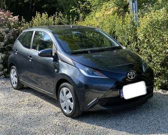 1.0i VVT-i x-play