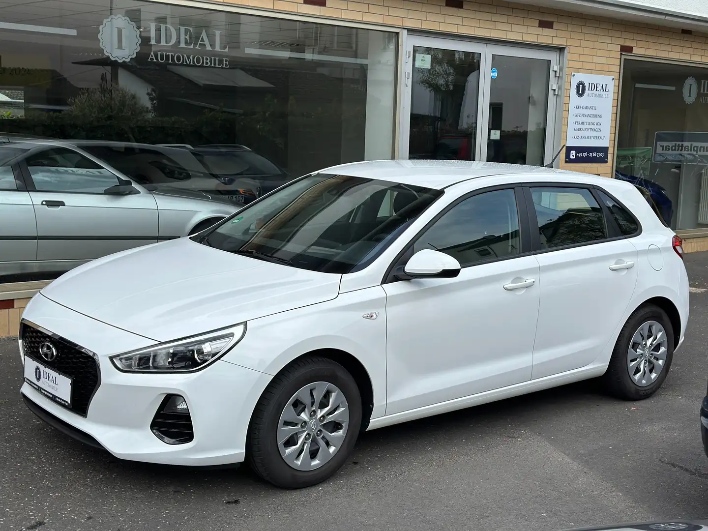 Hyundai i30 Pure*Gepflegt* Weiß - 1