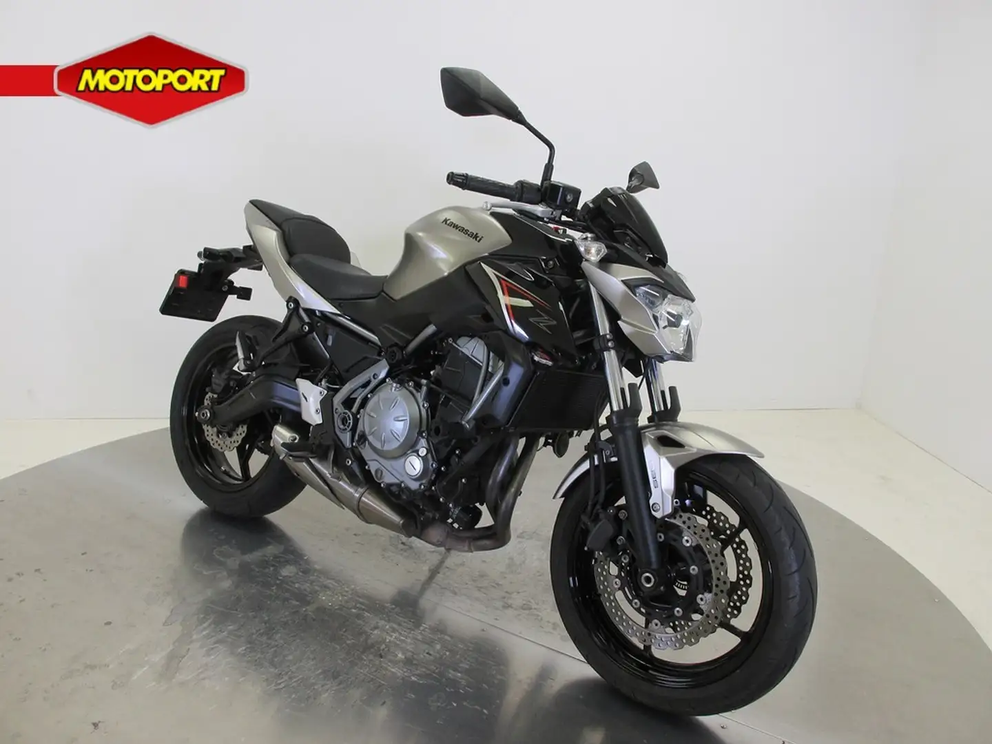 Kawasaki Z 650 ABS 35KW Zwart - 2