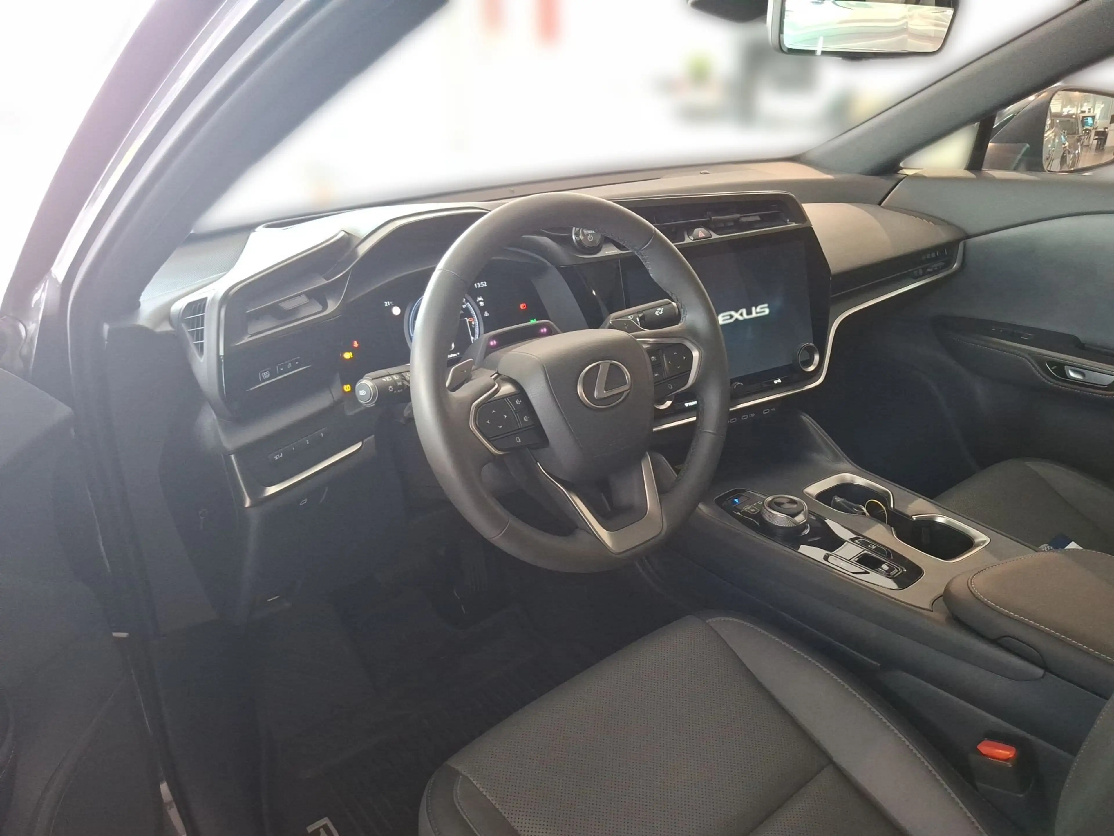 Lexus RZ 450 e 450e DIRECT4 ACC+LED+Navi+SHZ+360+Kam. — photo 12