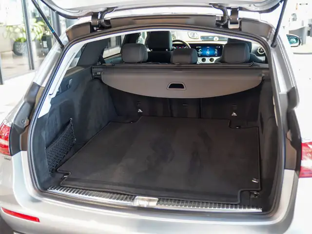Mercedes-Benz E-Class view 12