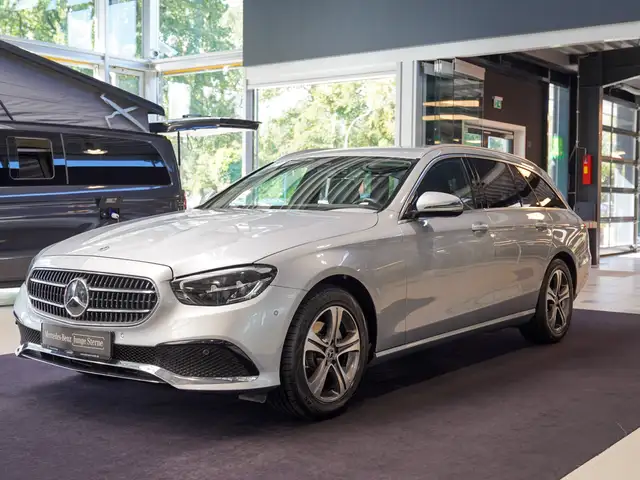 Mercedes-Benz E-Class view 6