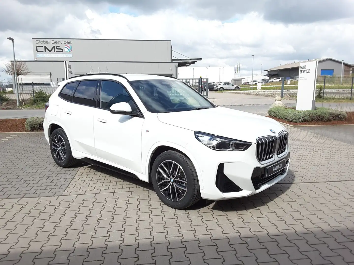 BMW X1 20 i,sDrive,M Sport,AHK,Navi,Klima, Alu,LRH, Wit - 2