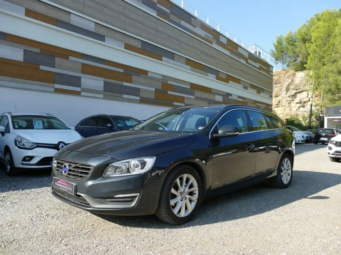 Volvo V60 D4 181 Ch MOMENTUM GEARTRONIC BVA Gris - 1