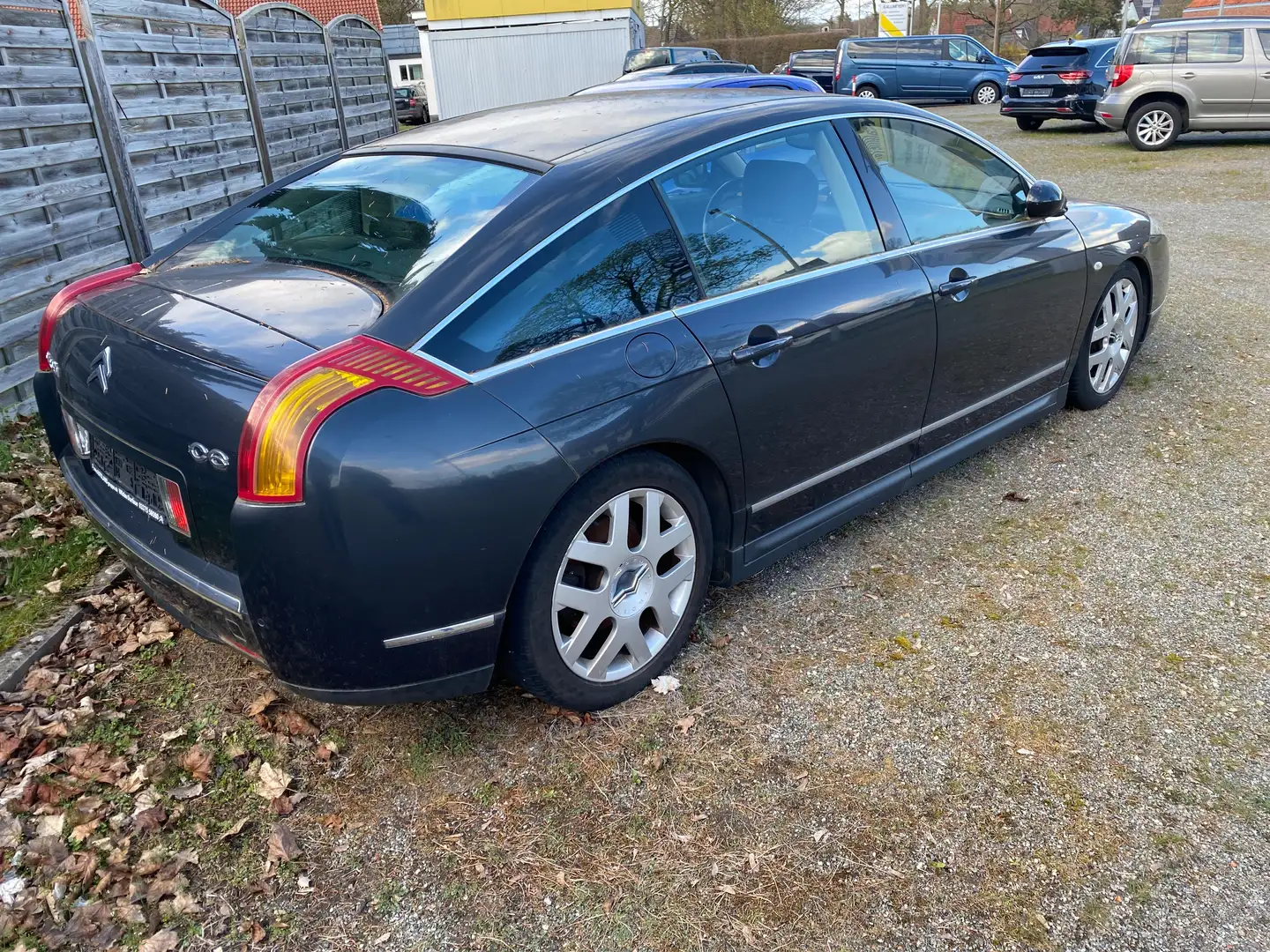 Citroen C6 V6 HDi 205 Biturbo FAP Exclusive Scheunenfund Schwarz - 2