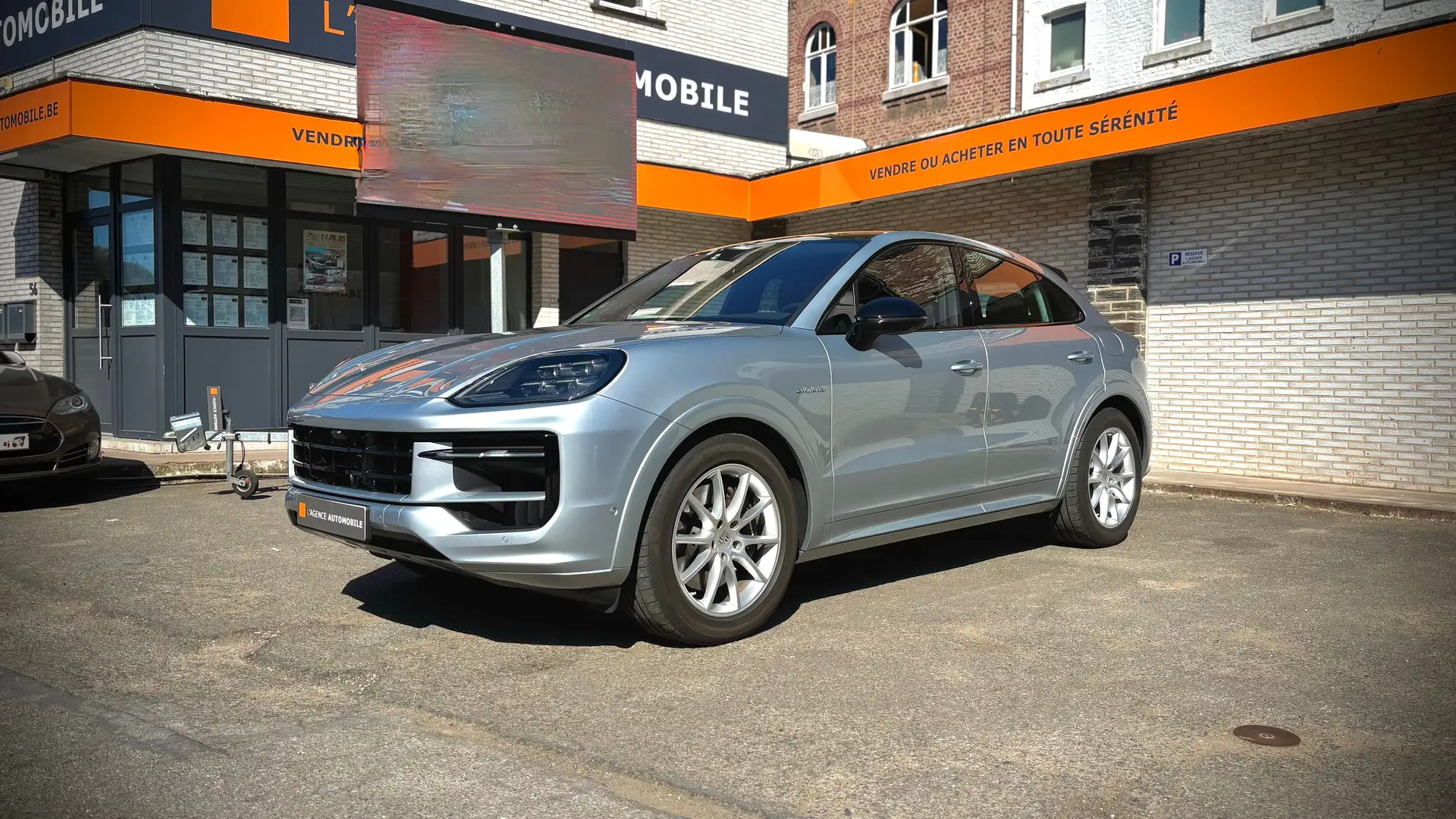 Porsche Cayenne URGENT ! Coupé 3.0T V6 E-Hybrid PHEV (346 kW) Zilver - 2