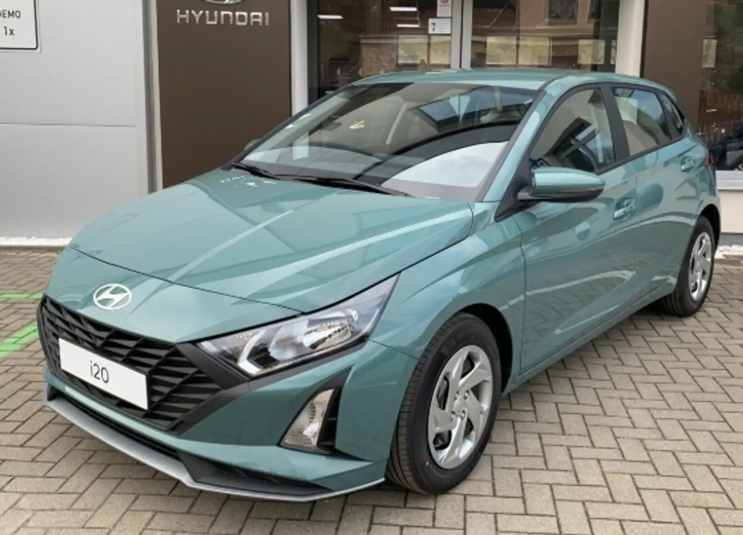 Hyundai i20 1.2 Navi Kamera Klima MFL Vert - 1