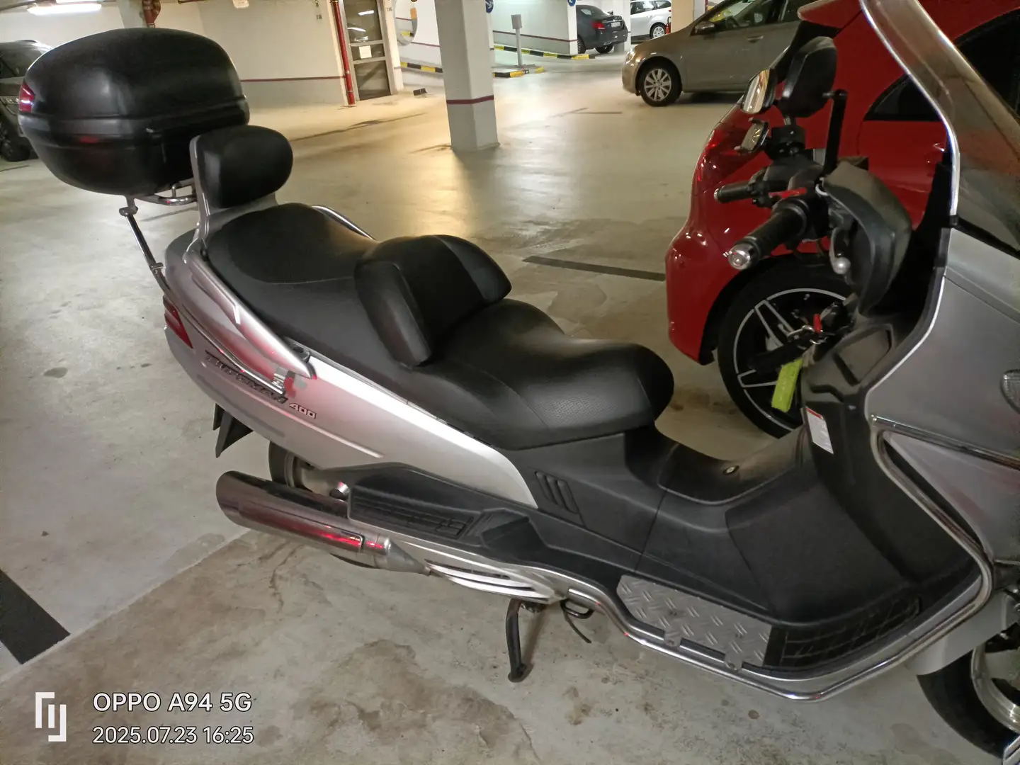 Suzuki Burgman 400 Argintiu - 1