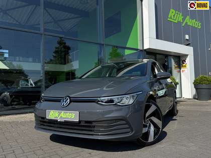 Volkswagen Golf 1.0 eTSI Life * Camera * Stoel + Stuur verwarming