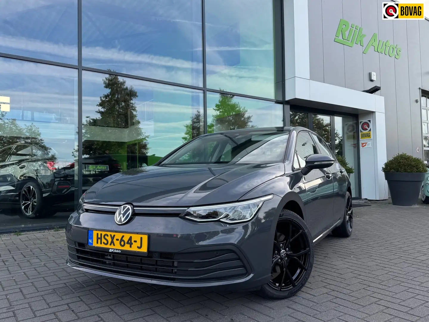 Volkswagen Golf 1.0 eTSI Life * Camera * Stoel + Stuur verwarming Gris - 1