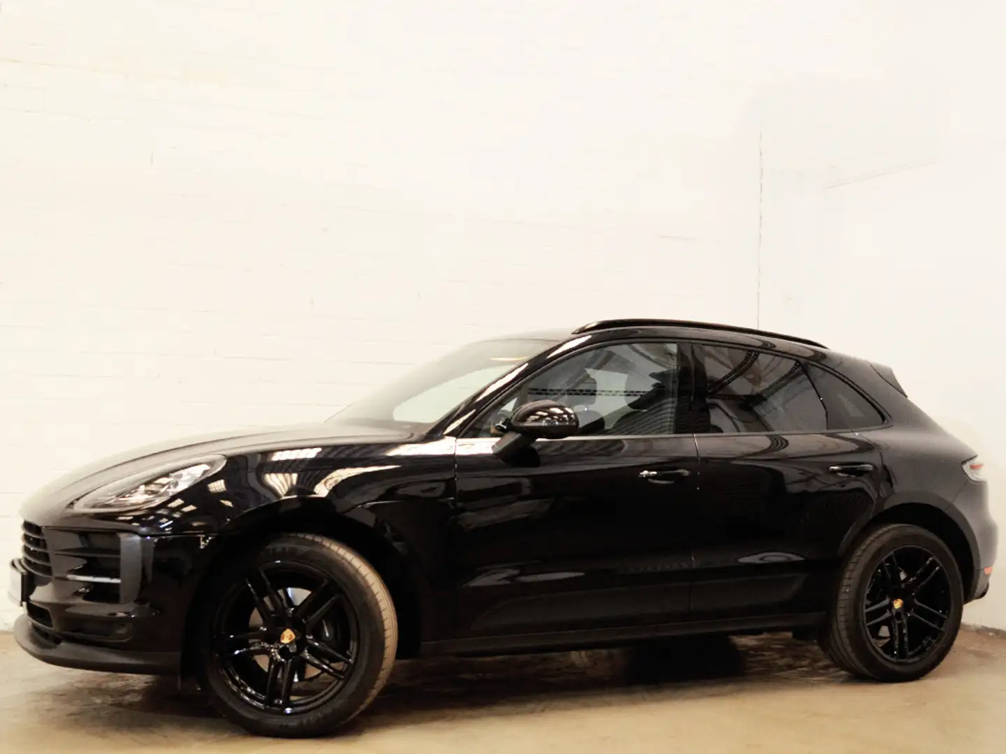 Porsche Macan 2,0 *LED 20Zoll Pano 4-Rohr GT-Lenkrad* Чорний - 2