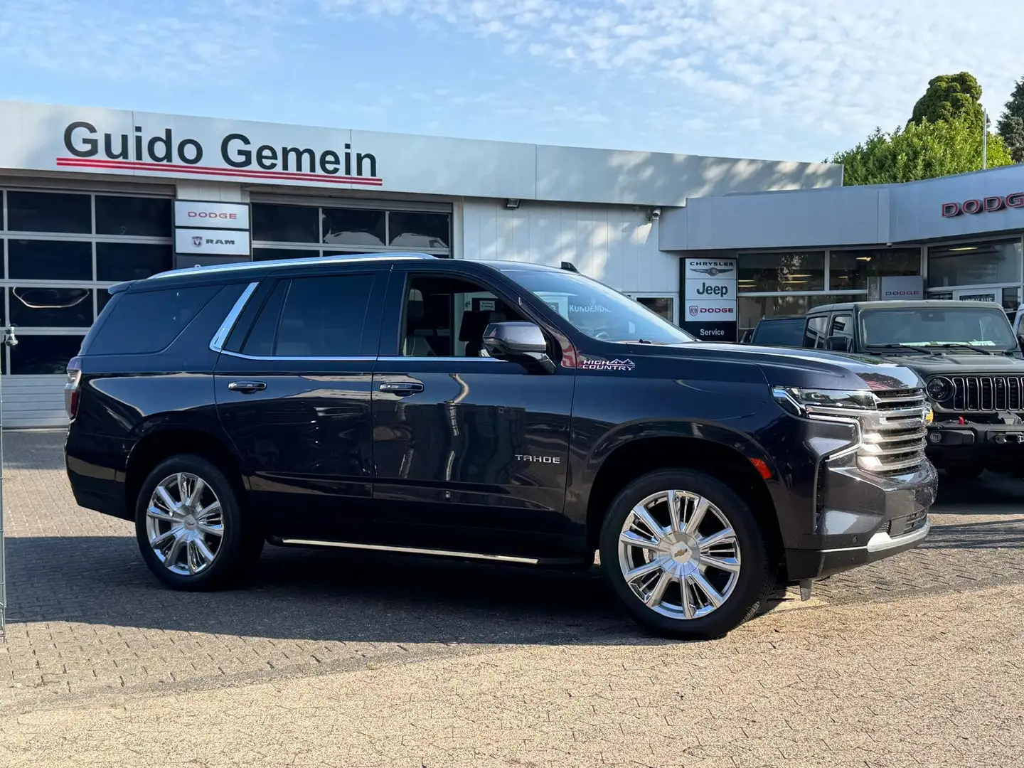 Chevrolet Tahoe 6.2 V8 HIGH COUNTRY Vollausstattung + LPG Grau - 2