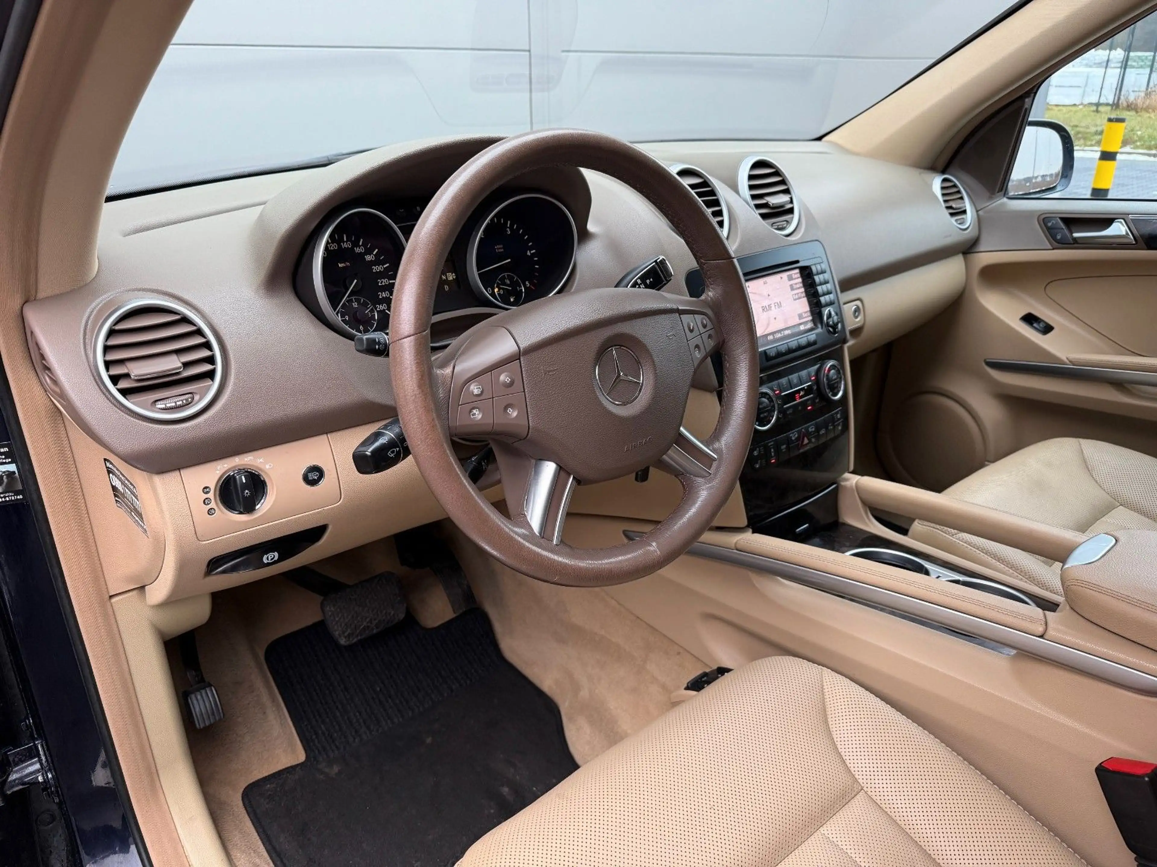 Mercedes-Benz ML 420 CDI — photo 11