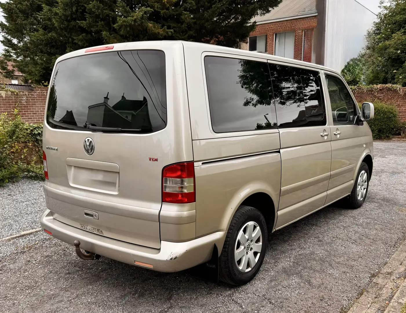 Volkswagen T5 Multivan 2.5 TDi Highline - 2