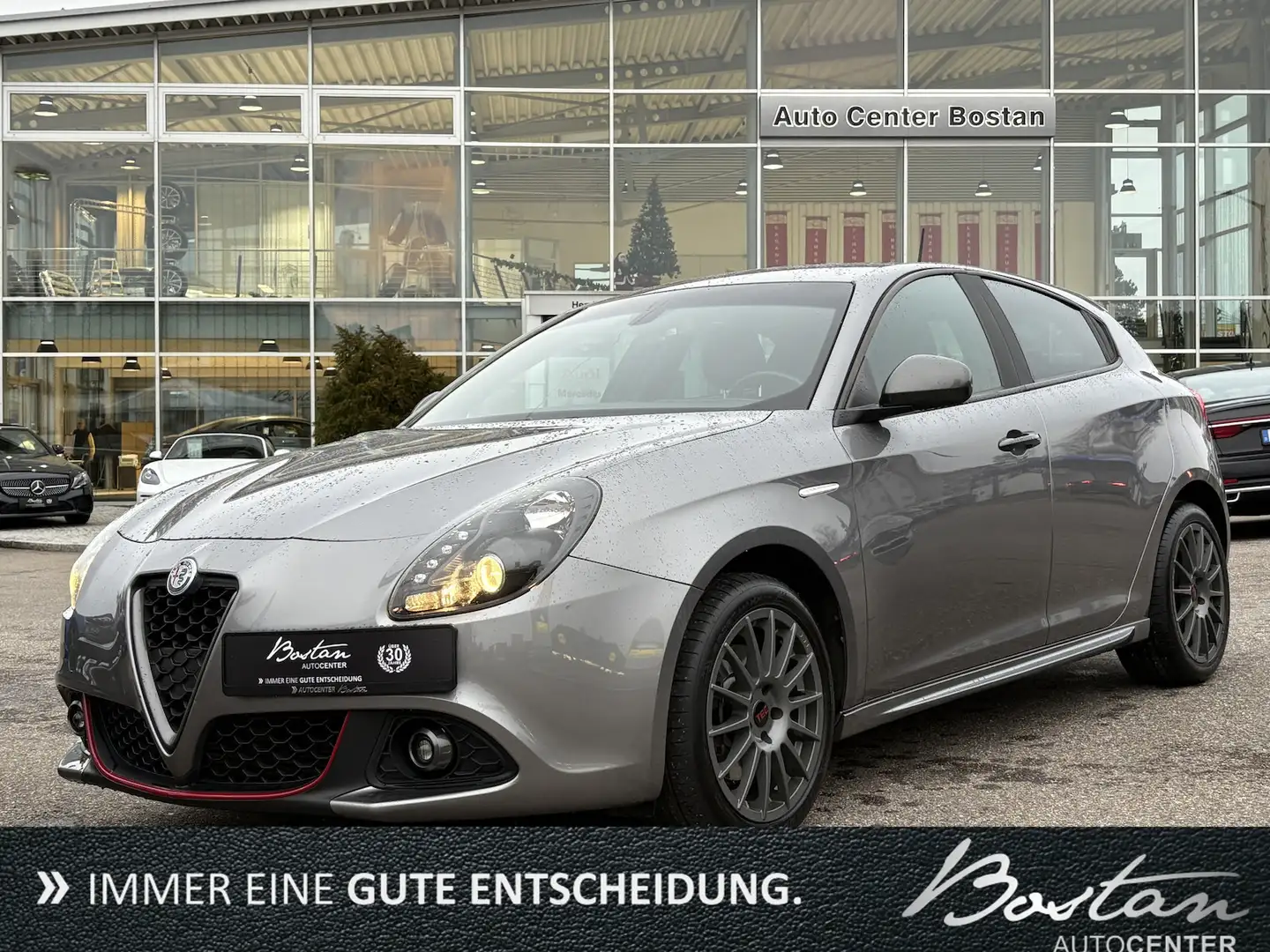 Alfa Romeo Giulietta 1.4 TB 16V AUTOMATIK/NAVI/TOUCH/1.HAND Grau - 1