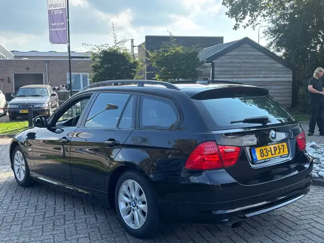 BMW 3 Series view 7