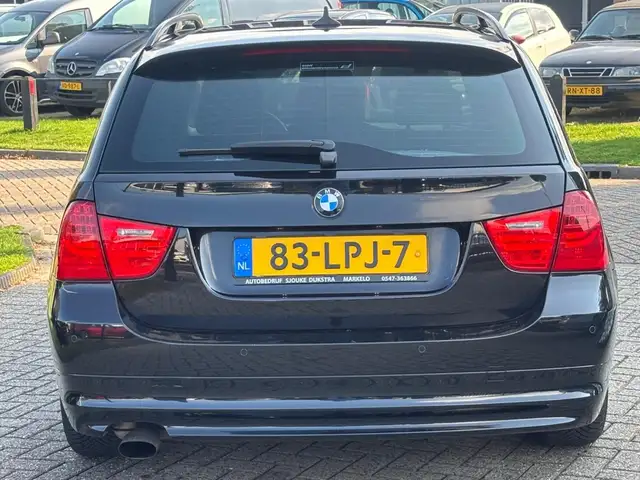 BMW 3 Series view 6